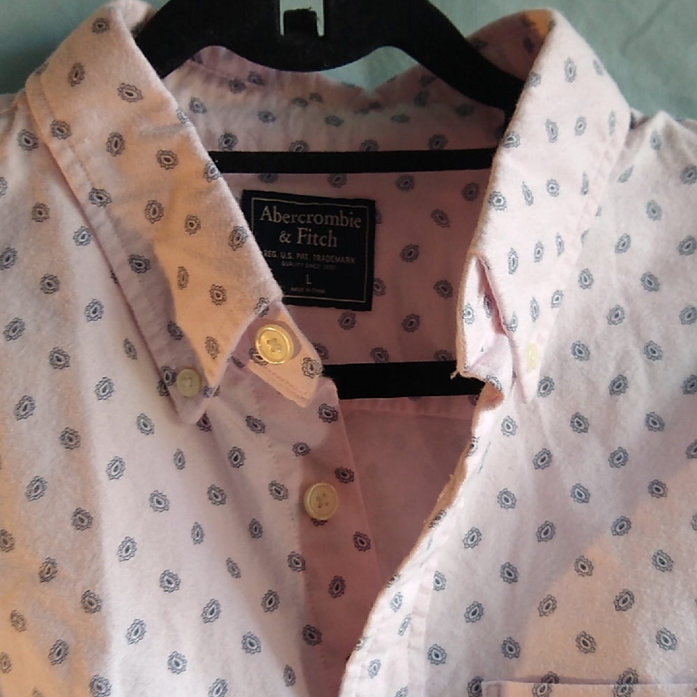 NWOT Abercrombie & Fitch L Men's/Women's Unisex pale-light-pink w-gray print